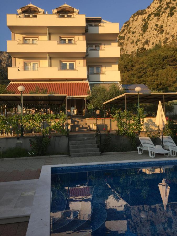 Hotel Lukas Gradac  Εξωτερικό φωτογραφία
