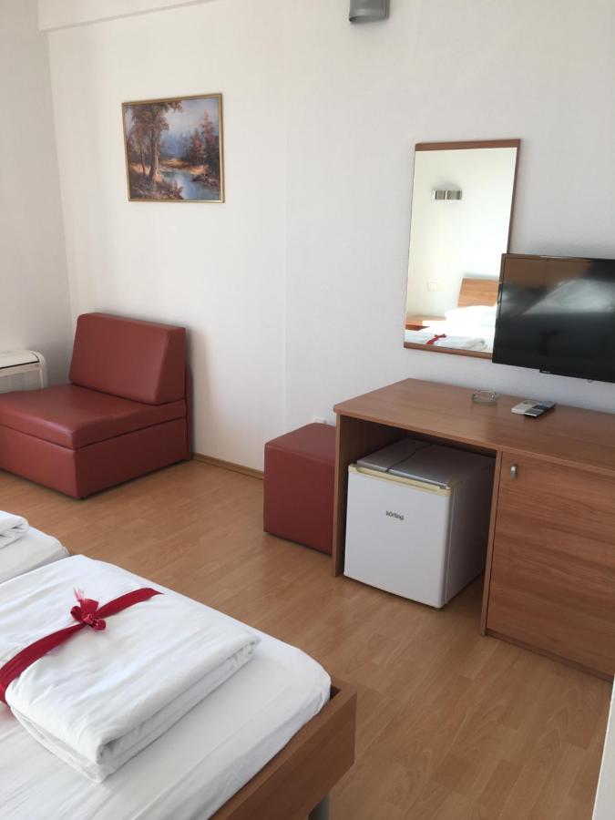 Hotel Lukas Gradac  Εξωτερικό φωτογραφία
